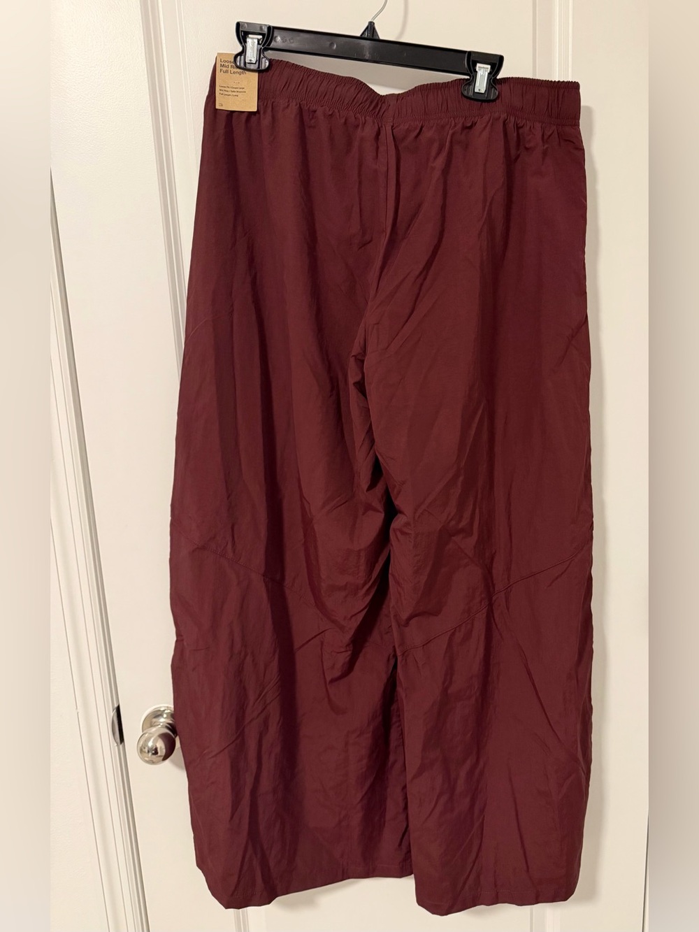 Nike Women’s Sportswear Essential Woven High-Waisted Wide-Leg Pants Maroon Large - Picture 10 of 12